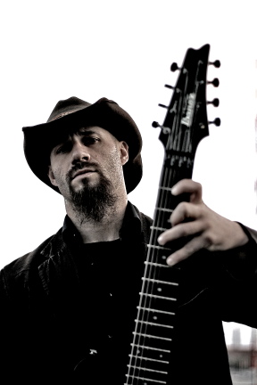 Interview - Manu Livertout